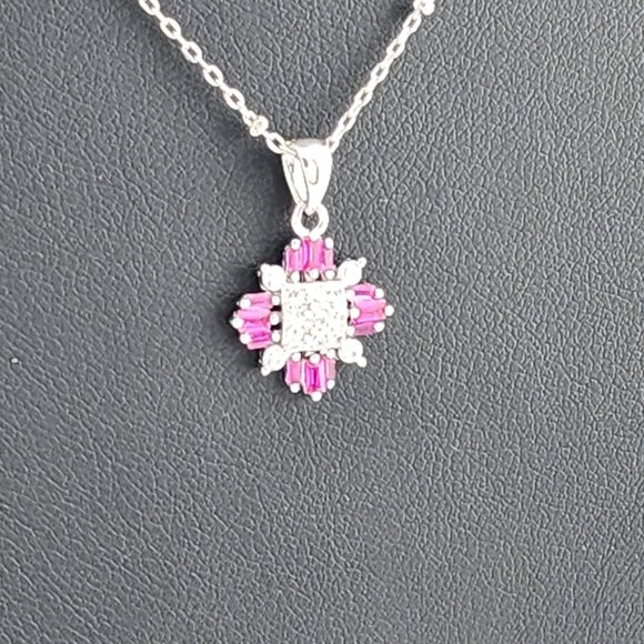 Delicate Sterling Silver 925 Snowflake Necklace – Winter-Inspired Elegance - Picture 6 of 6